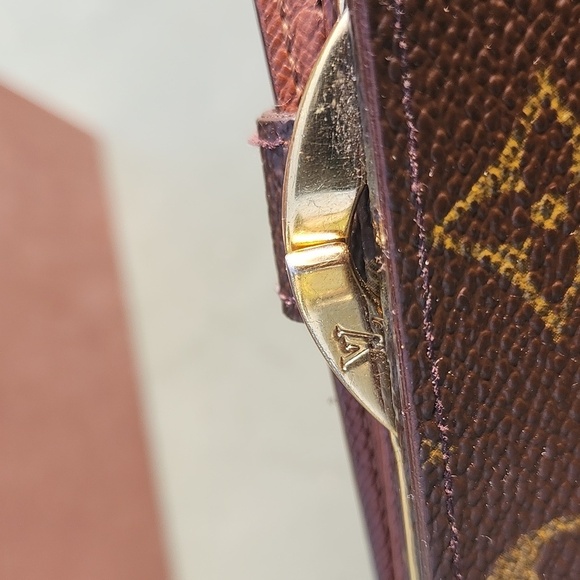 Authentic Louis Vuitton kisslock wallet - Picture 7 of 15